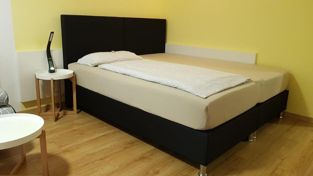 Apartment Metzingen City Bagian luar foto