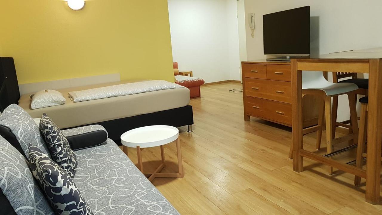 Apartment Metzingen City Bagian luar foto