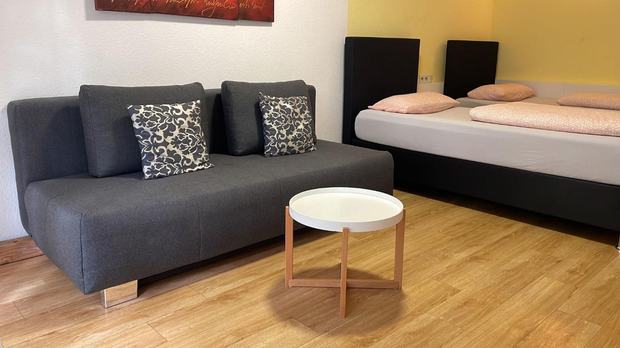 Apartment Metzingen City Bagian luar foto