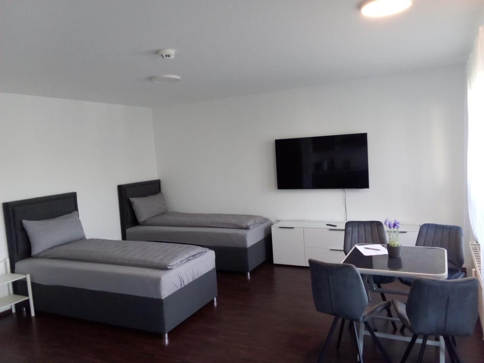 Apartment Metzingen City Bagian luar foto