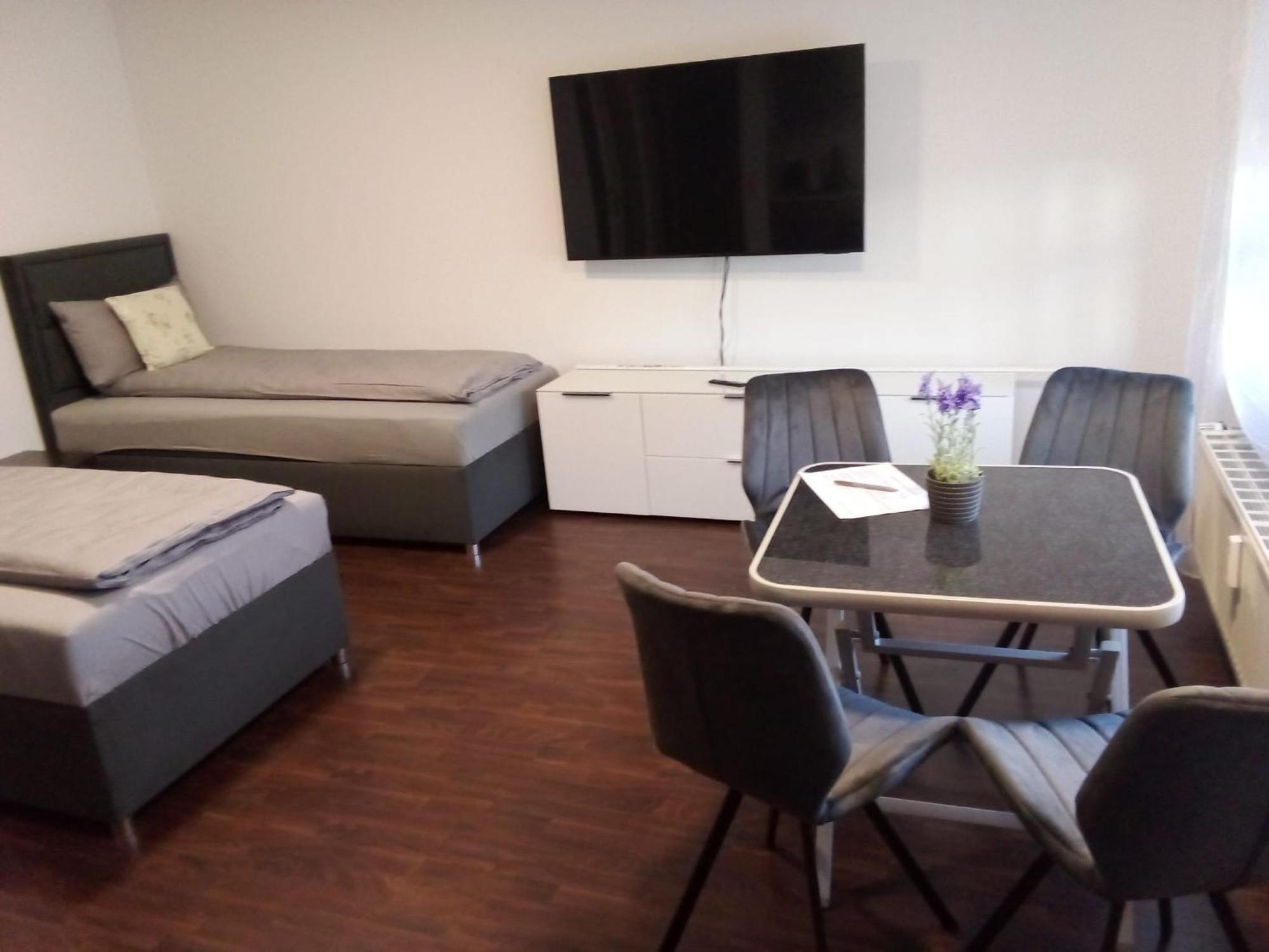 Apartment Metzingen City Bagian luar foto