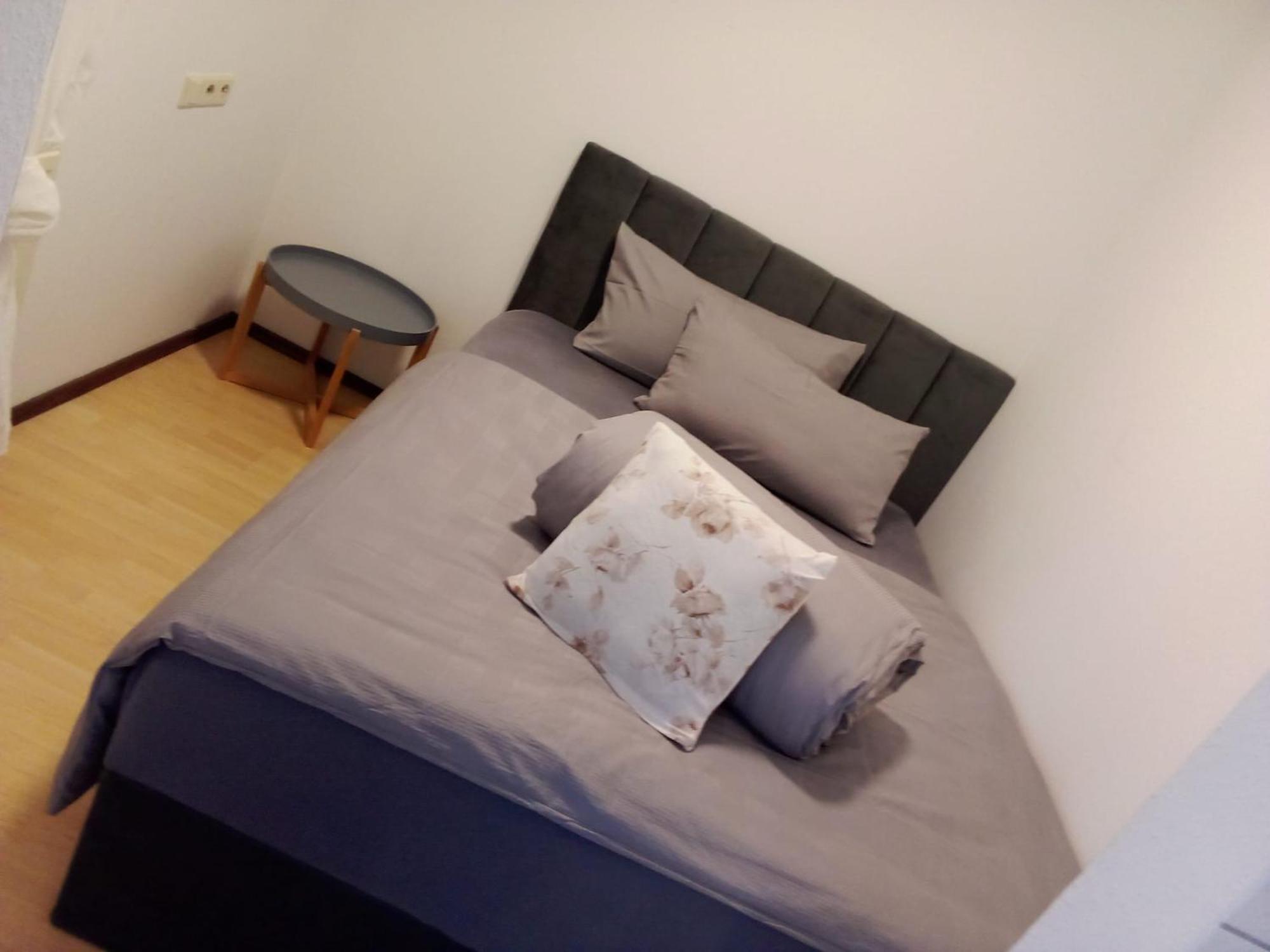 Apartment Metzingen City Bagian luar foto