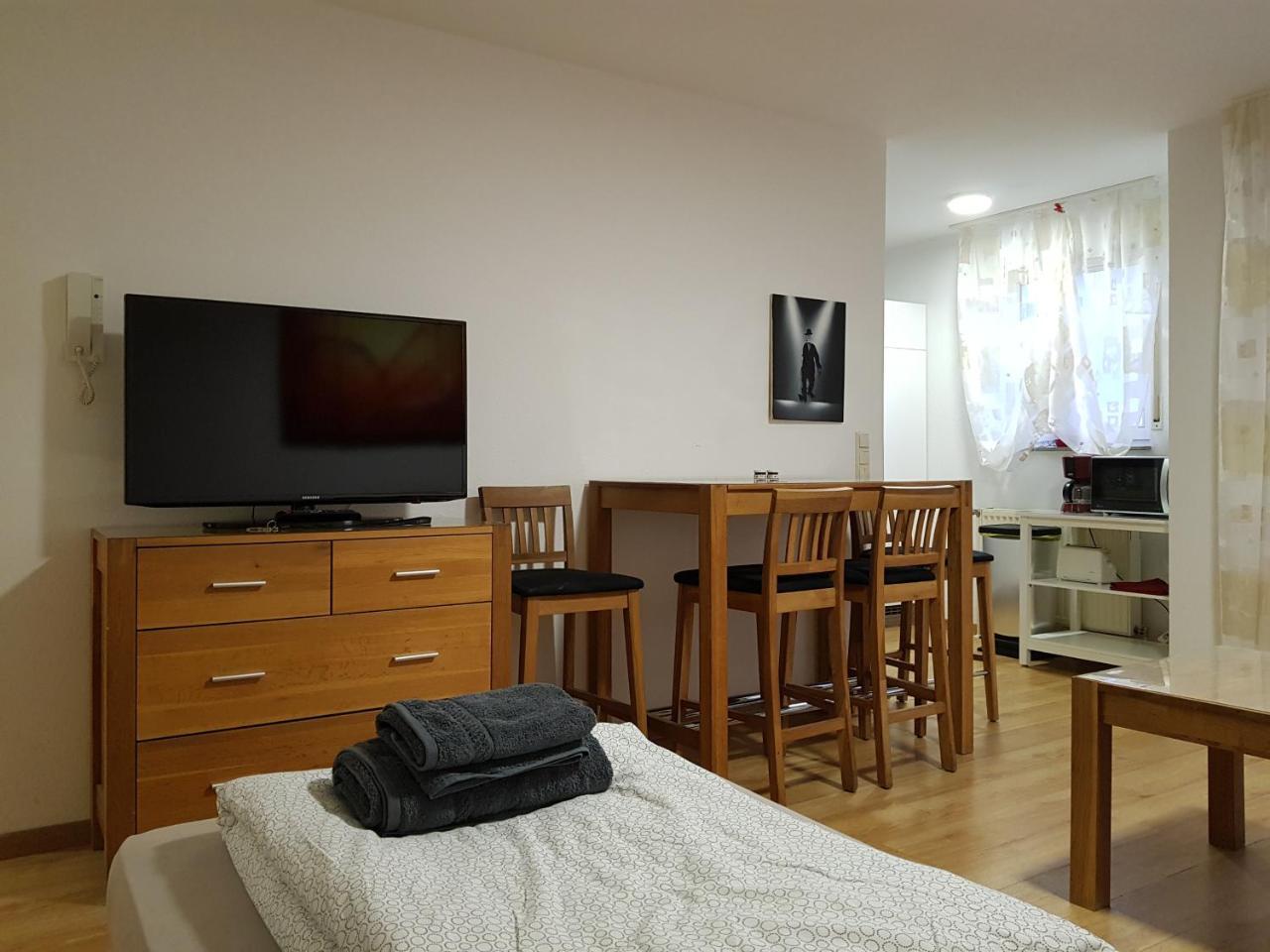 Apartment Metzingen City Bagian luar foto